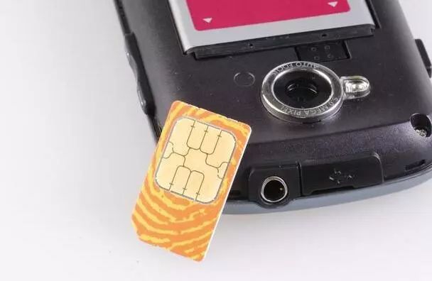 美版卡贴机提示sim卡无效_sim卡换手机没联系人_日版卡贴机sim卡故障